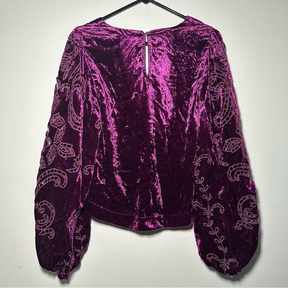By Anthropologie Velvet Cutwork Plum V Neck Blouse Top Size M - Picture 10 of 16
